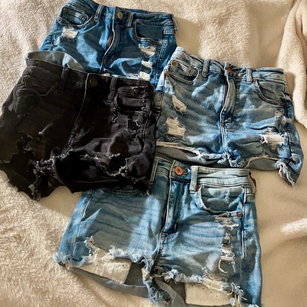 AMERICAN EAGLE 4 PAIRS SHORTS